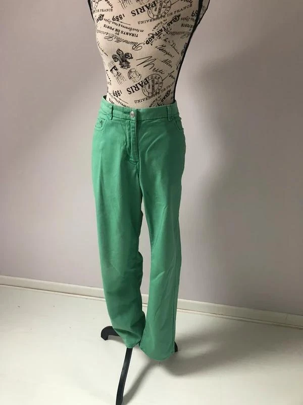 💚 Green straight pants – H&M – Size 44 – Good condition – photo 2